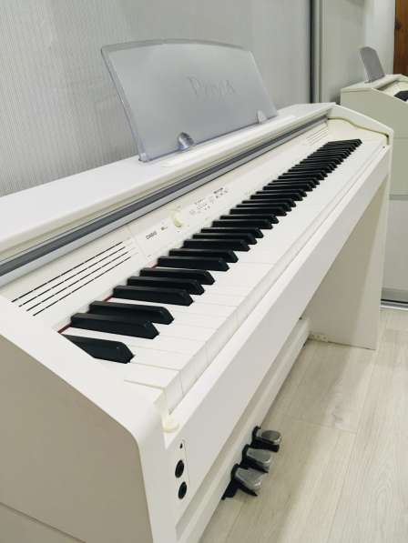 Цифровое фортепиано CASSIO PX 750 we (88 клавиш) в Богдановиче фото 3