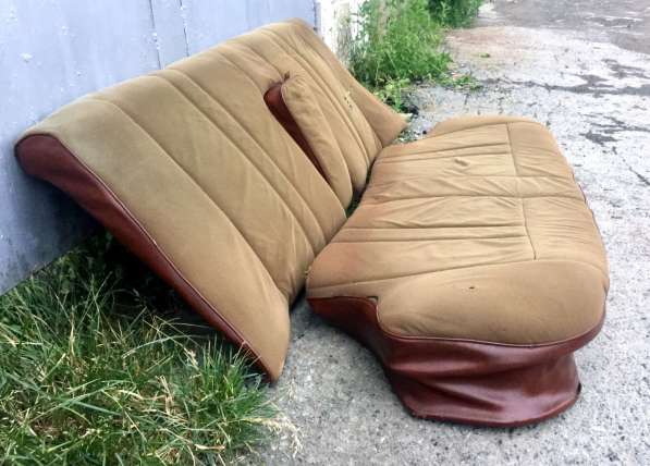 Сиденье заднее ВАЗ 2106, задний диван коричневого цвета в Асбесте