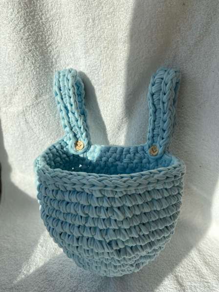 Подвесная корзинка на детскую кроватку