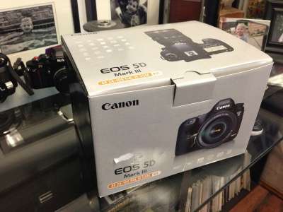 цифровой фотоаппарат Canon EOS 5D Mark III