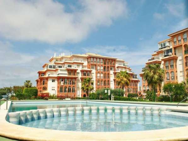 Недвижимость в Испании, Квартира рядом с морем в Торревьеха