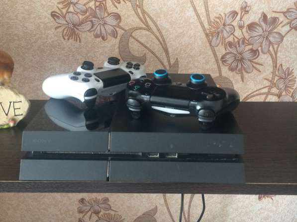 Sony PS4 500gb + игры