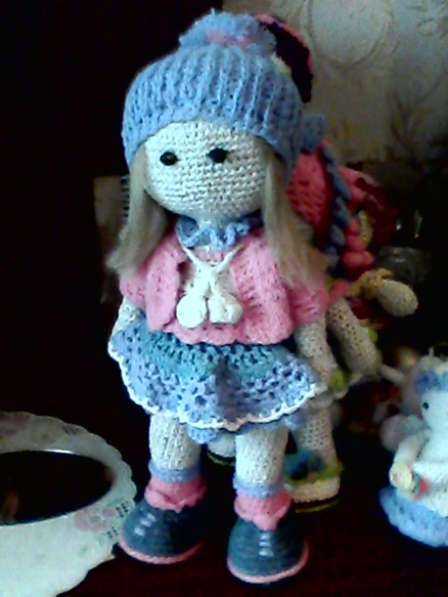 Вязаные игрушки кукла в фото 12