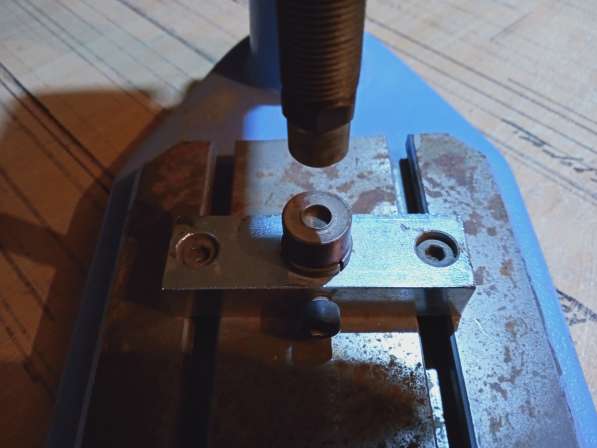 Пресс для установки швейной фурнитуры Mikron Dep-2 в Пятигорске фото 4
