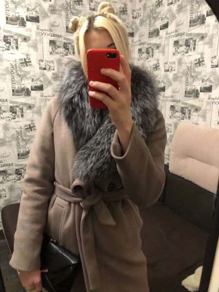 Зимнее пальто с мехом чернобурки в Красноярске