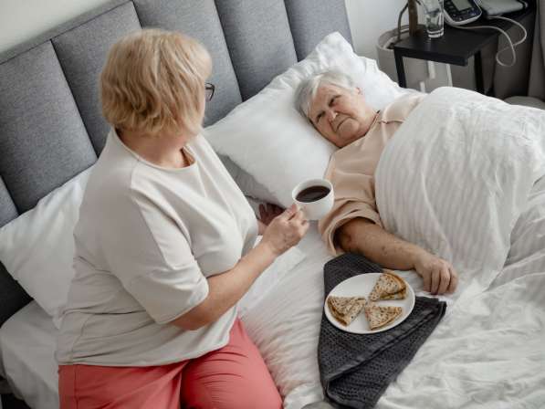 Сиделка с проживанием — работа, которая решает ваши задачи! в Оренбурге фото 4