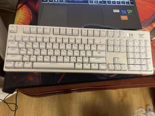 Хорошая игровая клавиатура