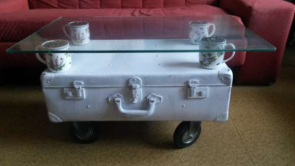 Кофейный стол из винтажного чемодана