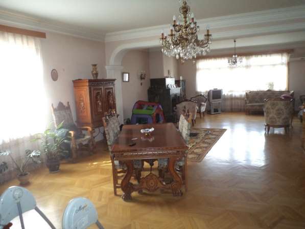 URGENTLY SELLING AN APARTMENT TBILISI GEORGIA