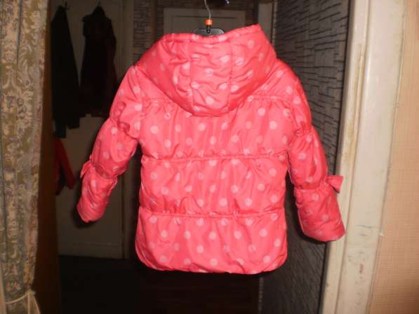 Симпатичная осенняя курточка для девочки в Санкт-Петербурге