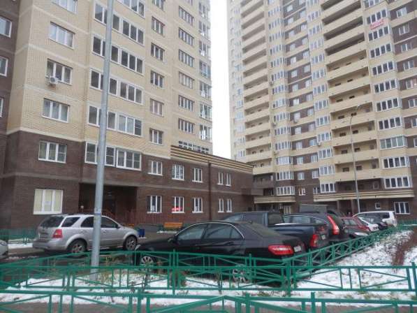 Продам однокомнатную квартиру в Москве. Этаж 10. Дом монолитный. Есть балкон.