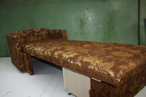 Мягкое выкатное кресло 70 см в коричнево-золотом гобелене в Санкт-Петербурге фото 4