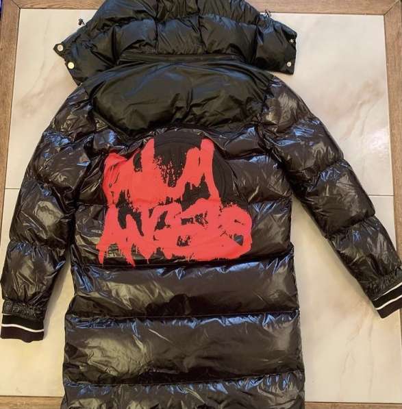 Пуховик Moncler