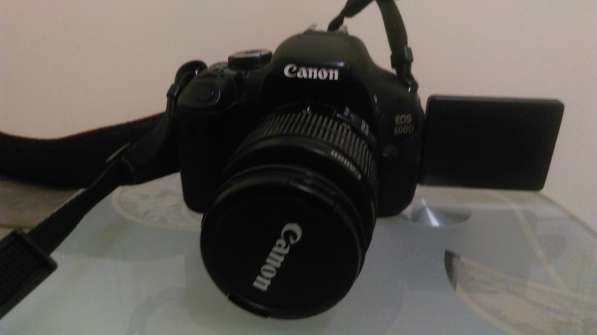 Продам зеркальную камеру Canon EOS 600D