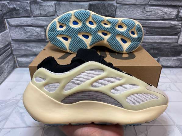 Adidas Yeezy Boost 700 v3 в Москве фото 5