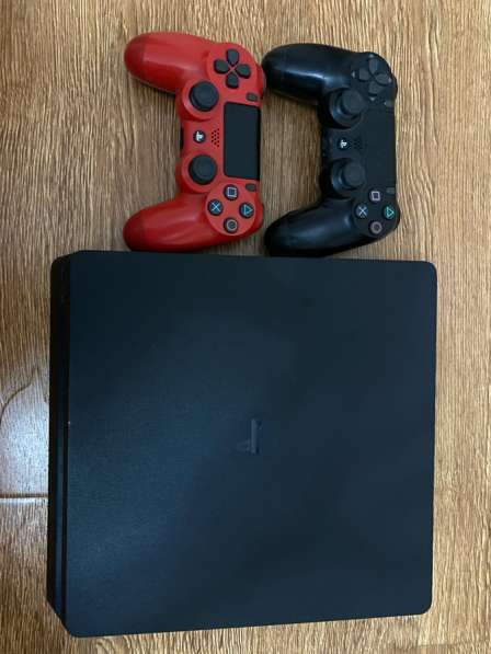 Игровая консоль PlayStation 4