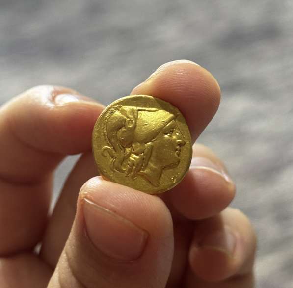 Золотая монета статер в Москве фото 4