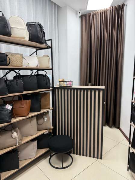 Ресепшен с тумбочкой