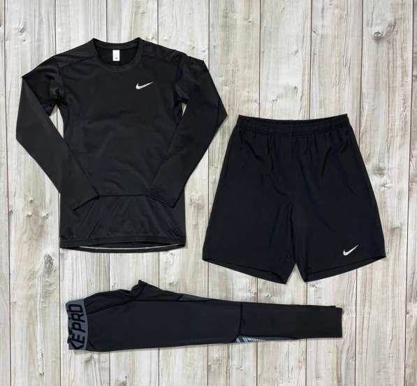 Костюм для тренировок Nike