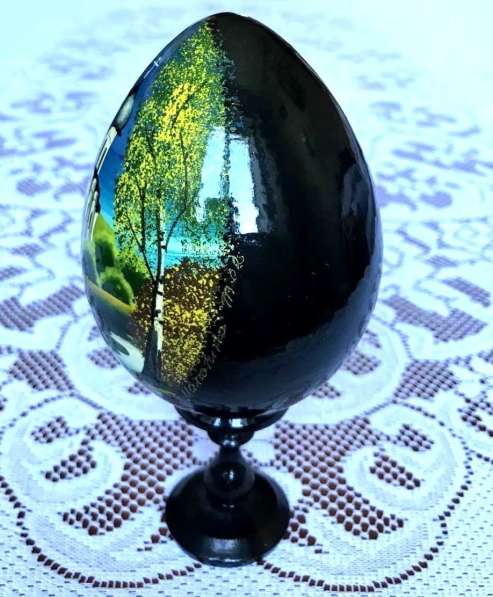 Яйцо деревянное расписное на подставке в фото 5