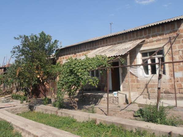 Срочно продам участок в пригороде Еревана в фото 4