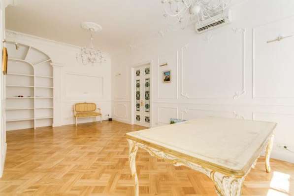 Продам многомнатную квартиру в Москве. Жилая площадь 127 кв.м. Этаж 2. Дом кирпичный. в Москве фото 7