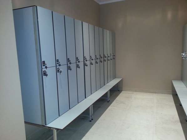 Лекеры шкафчики из HPL пластика для переодевания персонала в Москве фото 6