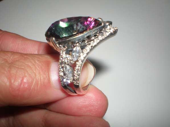 Авторское серебряное кольцо с мистик топазом17 размера. в фото 4