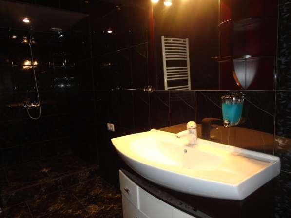 Тбилиси-посуточно 4 комнатная квартирa пр. Руставели в фото 40