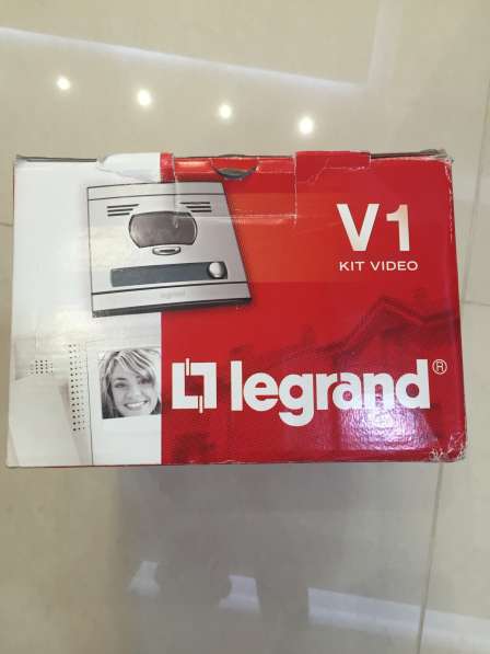 Продам видиодомафон Legrand V-1 kit video в Владивостоке фото 3