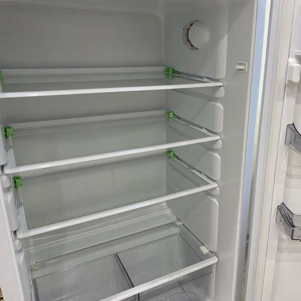 Холодильник бу в отличном состоянии в Краснодаре фото 3