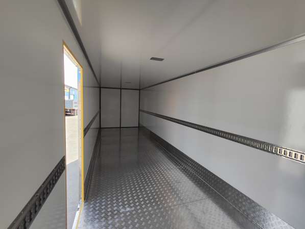 Автомобиль рефрижераторы HINO 4x2 в Москве фото 3