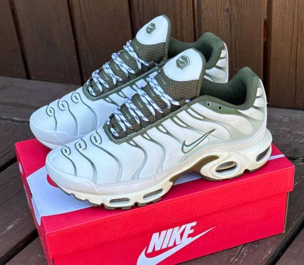 Кроссовки NIKE