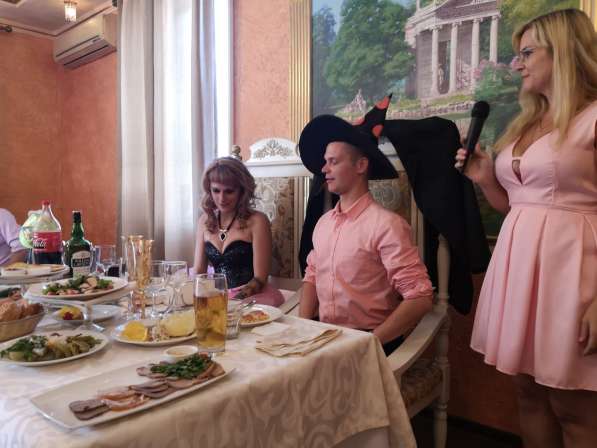 Ведущий Тамада на свадьбу + DJ +оборудование в Москве фото 4