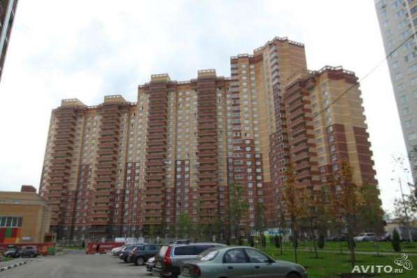 Обменяю свою 3-х квартиру в Бутово парке 1 на дом коттедж калужское шоссе не далее 25 км.