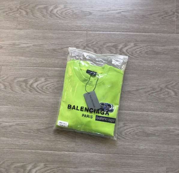 Кофта balenciaga в Санкт-Петербурге