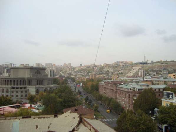 Yerevan, Centre, Sayat Nova Ave., near Opera, Օպերայի Մոտ