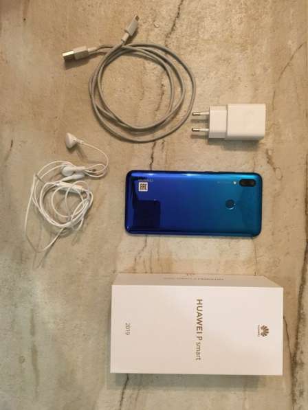 Телефон Huawei p smart 2019