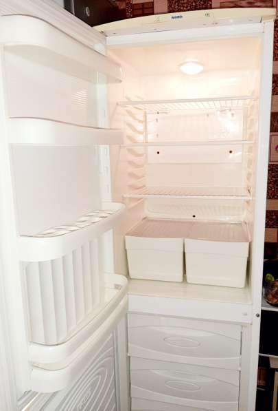Холодильник двухкамерный в 
