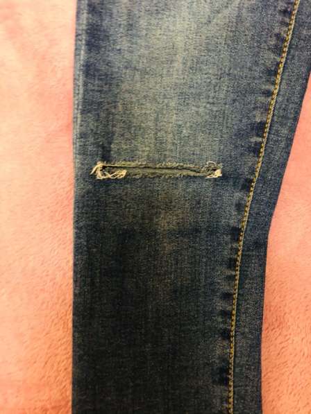 Стильные джинсы в фото 3