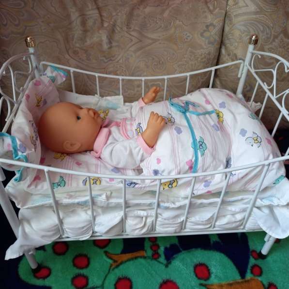 Кукла с кроваткой