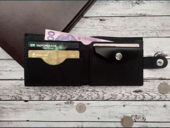 Ультратонкий шкіряний чоловічий гаманець портмоне на кнопці