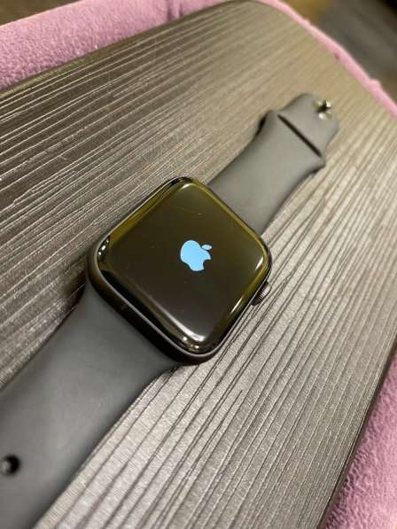 Умные часы Apple Watch Series 5, 44mm, серый космос в Мытищи фото 3
