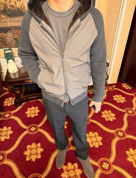 Ищем на работу на мужскую одежды продавцов девушек