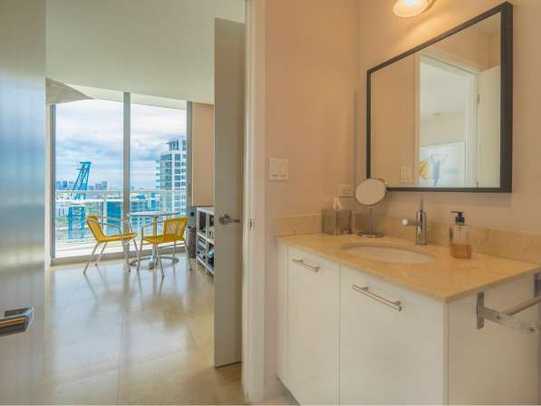 Современная квартира в Майами в фото 7
