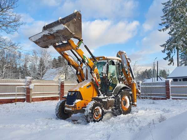 Экскаватор-погрузчик JCB 3CX 2010 года выпуска