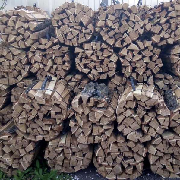 Cухие колотые дрова с доставкой. Возможен самовывоз в Москве
