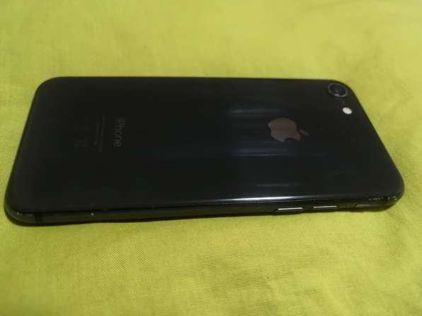 Продаётся iPhone 8 64 Гб чёрный, в отличном состоянии