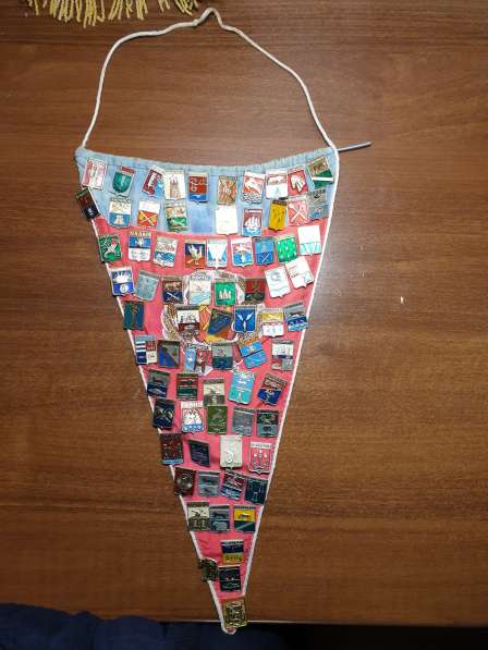 Продам значки