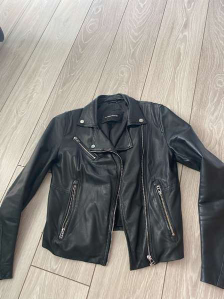 Продаю куртку кожаную, размер 42-44 б/у. 1500 р